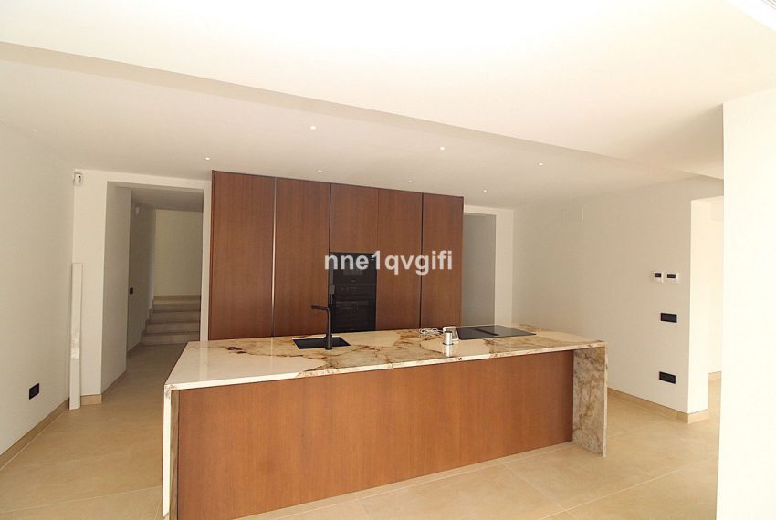 R5032297-Villa-For-Sale-Guadalmina-Alta-Detached-4-Beds-468-Built-2