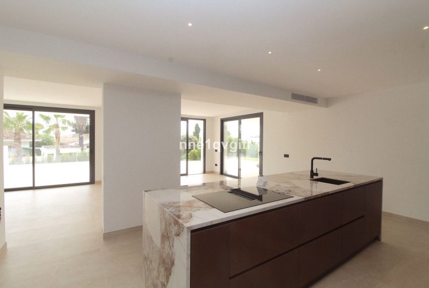 R5032297-Villa-For-Sale-Guadalmina-Alta-Detached-4-Beds-468-Built-8