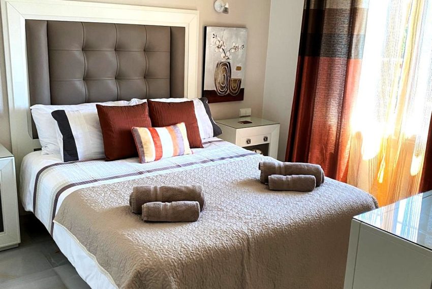 R5040070-Villa-For-Sale-El-Paraiso-Detached-4-Beds-260-Built-14