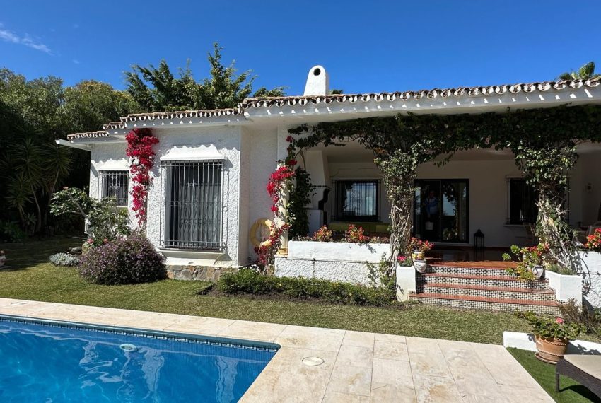 R5040070-Villa-For-Sale-El-Paraiso-Detached-4-Beds-260-Built-18