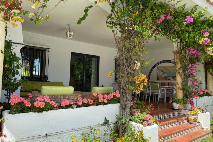 R5040070-Villa-For-Sale-El-Paraiso-Detached-4-Beds-260-Built-19