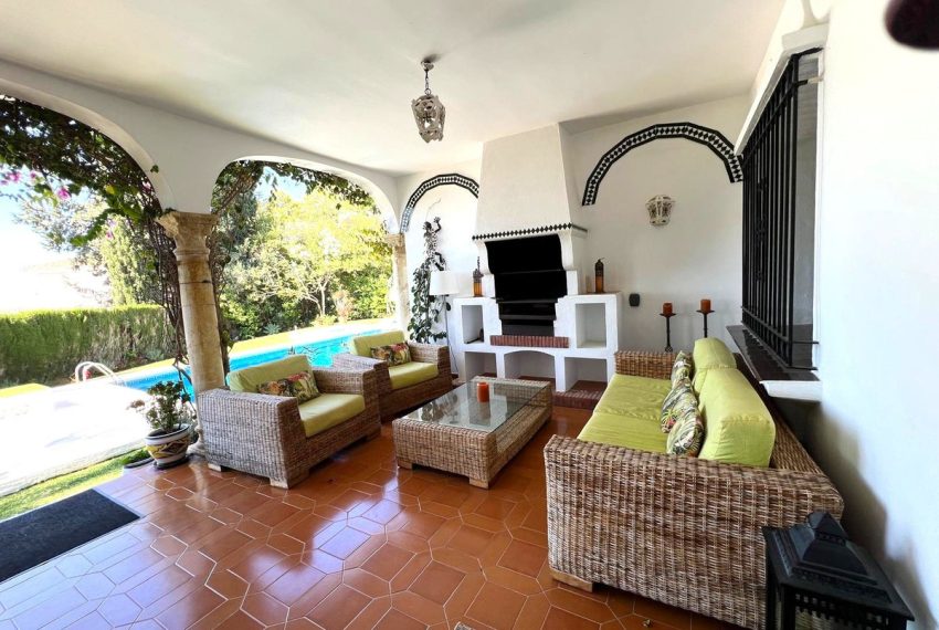 R5040070-Villa-For-Sale-El-Paraiso-Detached-4-Beds-260-Built-8