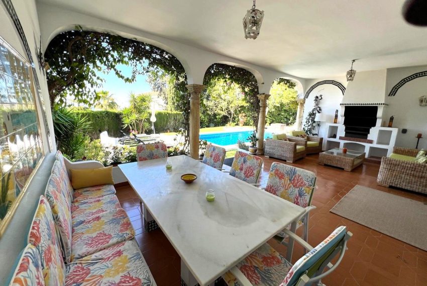 R5040070-Villa-For-Sale-El-Paraiso-Detached-4-Beds-260-Built