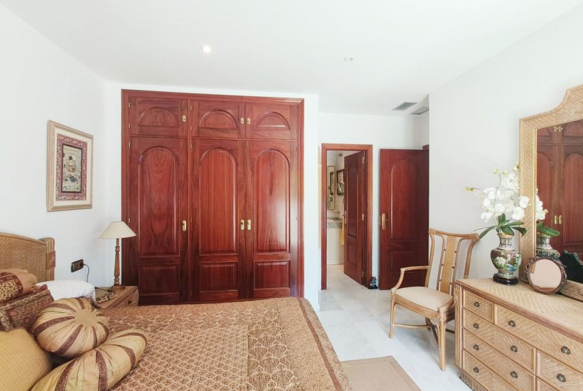 R5040355-Apartment-For-Sale-The-Golden-Mile-Middle-Floor-4-Beds-165-Built-11