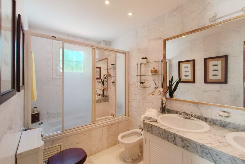 R5040355-Apartment-For-Sale-The-Golden-Mile-Middle-Floor-4-Beds-165-Built-13