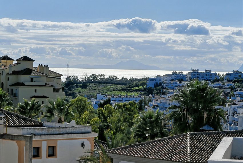 R5042338-Villa-For-Sale-Estepona-Detached-4-Beds-351-Built-3