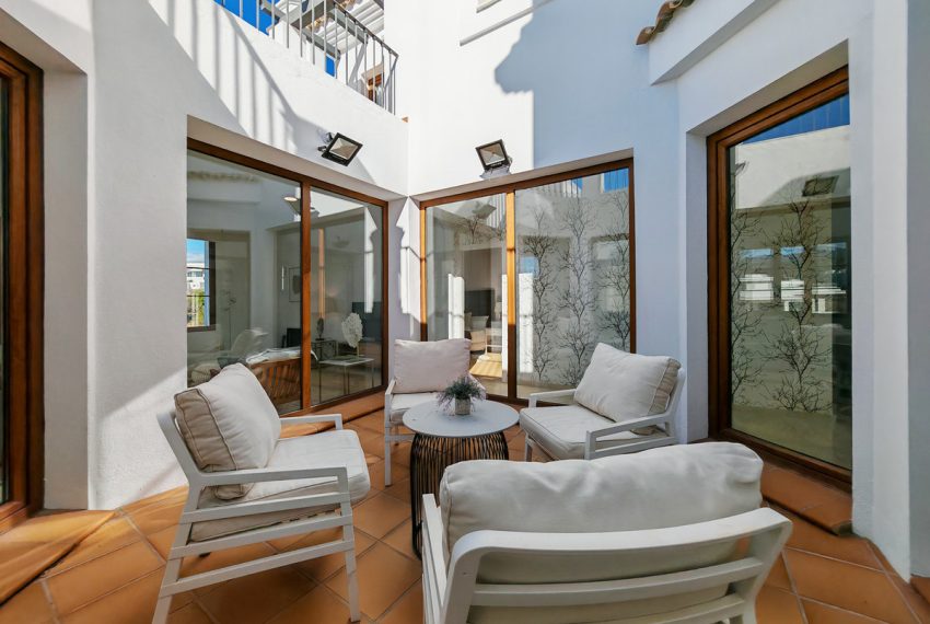 R5042338-Villa-For-Sale-Estepona-Detached-4-Beds-351-Built-7