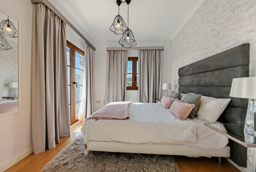 R5042338-Villa-For-Sale-Estepona-Detached-4-Beds-351-Built-8