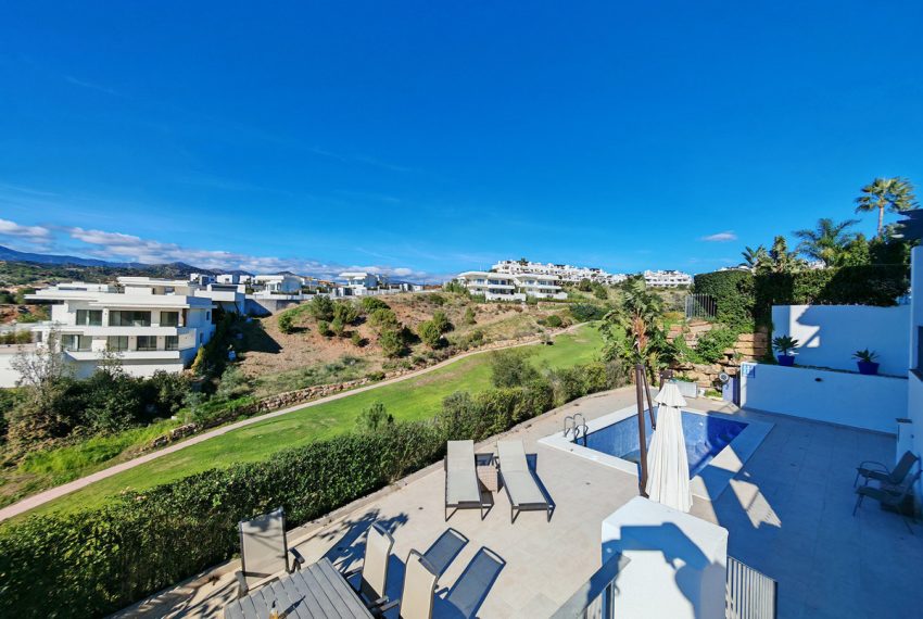 R5042338-Villa-For-Sale-Estepona-Detached-4-Beds-351-Built