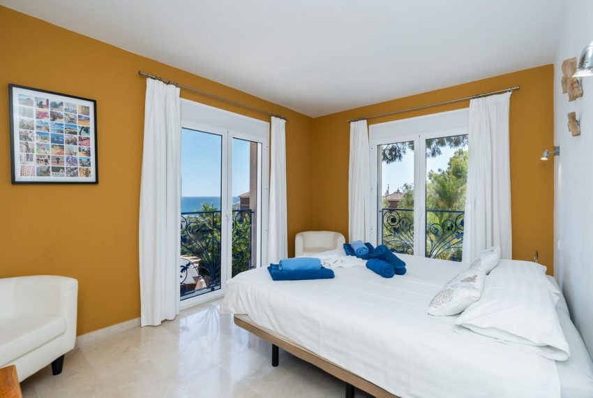 R5044567-Villa-For-Sale-La-Cala-de-Mijas-Detached-5-Beds-419-Built-14
