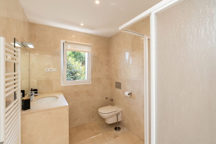 R5044567-Villa-For-Sale-La-Cala-de-Mijas-Detached-5-Beds-419-Built-15