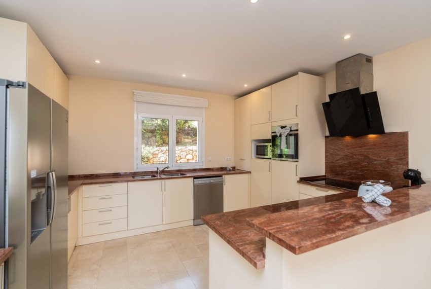 R5044567-Villa-For-Sale-La-Cala-de-Mijas-Detached-5-Beds-419-Built-5