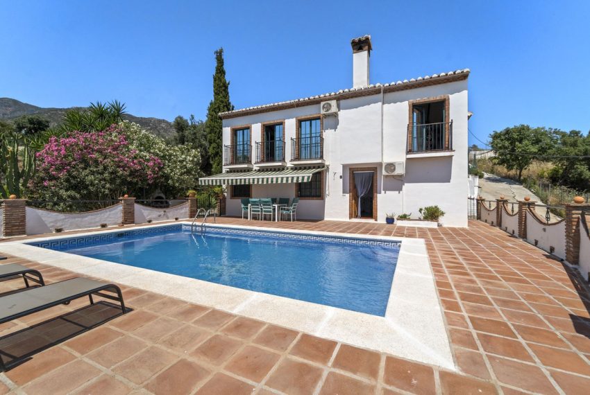 R5045698-Villa-For-Sale-Mijas-Finca-5-Beds-310-Built