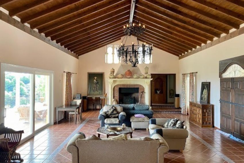 R5046826-Villa-For-Sale-Monda-Finca-7-Beds-1000-Built