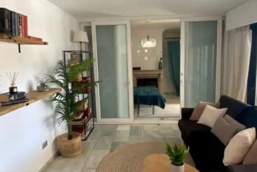 R5048227-Villa-For-Sale-Marbella-Detached-10-Beds-526-Built-12