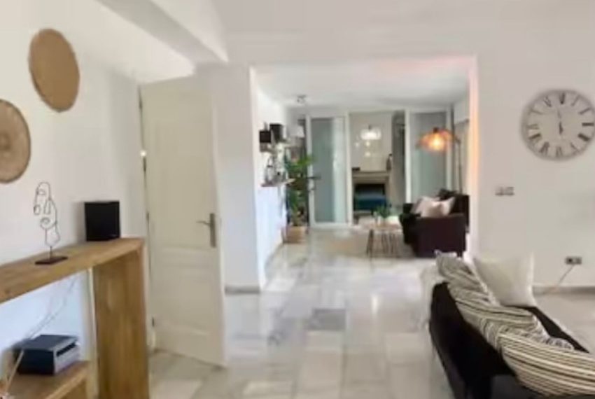 R5048227-Villa-For-Sale-Marbella-Detached-10-Beds-526-Built-13