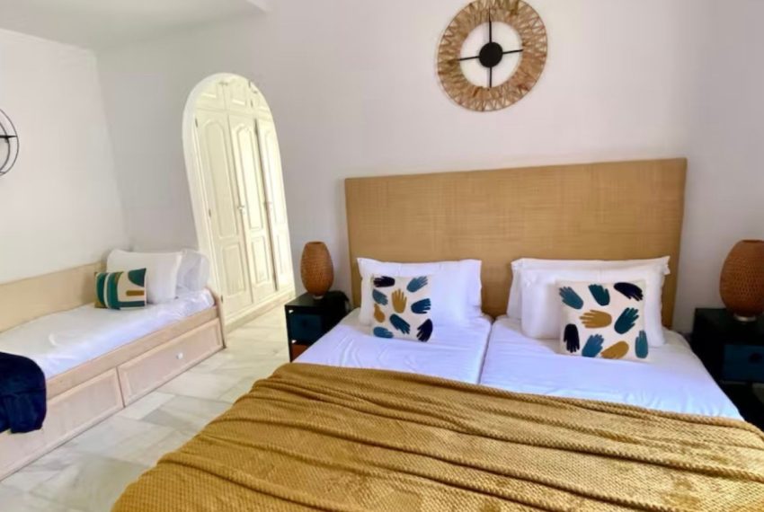 R5048227-Villa-For-Sale-Marbella-Detached-10-Beds-526-Built-17