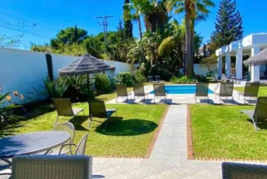 R5048227-Villa-For-Sale-Marbella-Detached-10-Beds-526-Built-2
