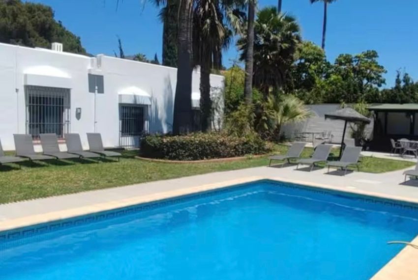 R5048227-Villa-For-Sale-Marbella-Detached-10-Beds-526-Built