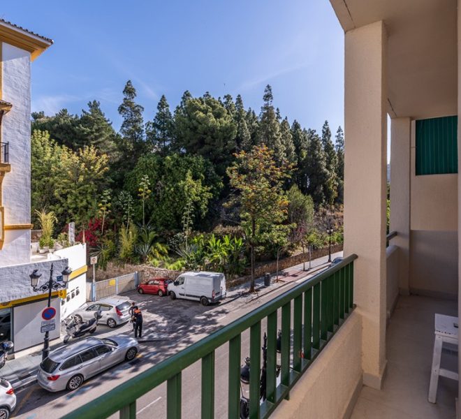 R5048752-Image 1-Middle Floor - 2 Beds - 77 Built
