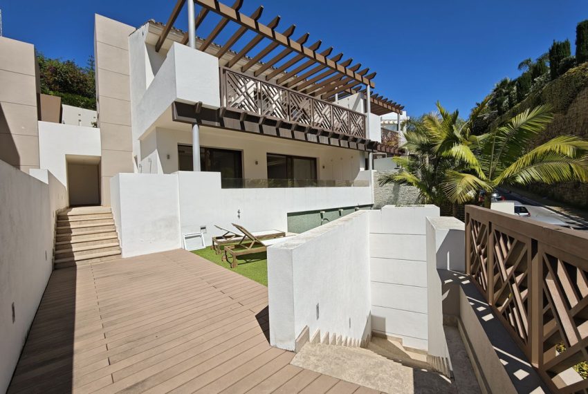 R5050399-Villa-For-Sale-Marbella-Semi-Detached-3-Beds-326-Built