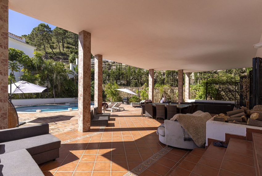 R5050594-Villa-For-Sale-Benahavis-Detached-6-Beds-680-Built-4