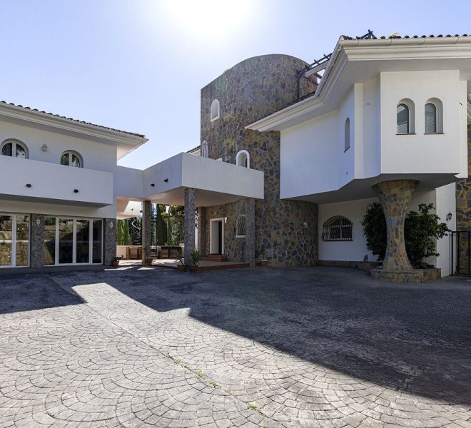 R5050594-Image 1-Detached - 6 Beds - 680 Built