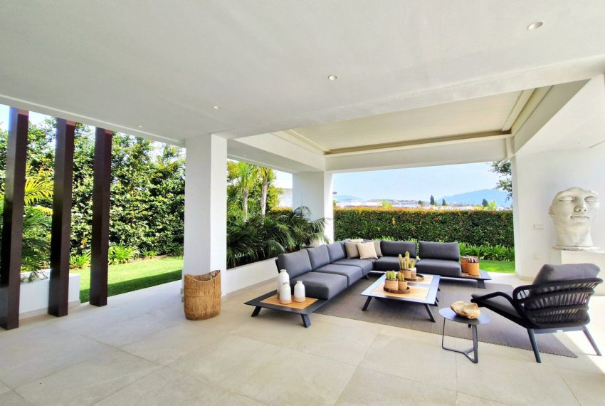 R5051251-Villa-For-Sale-Estepona-Detached-5-Beds-406-Built-2