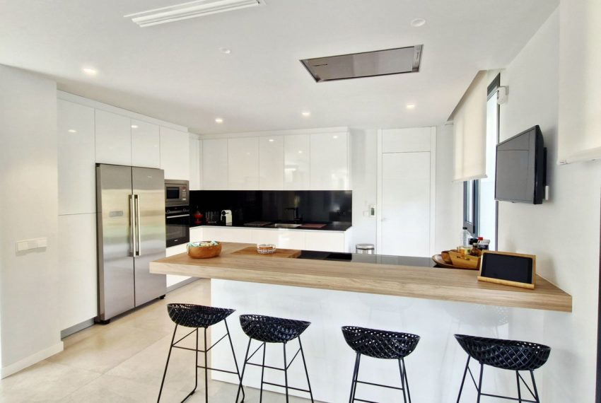 R5051251-Villa-For-Sale-Estepona-Detached-5-Beds-406-Built-4
