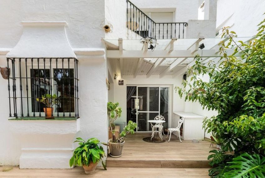 R5051299-Townhouse-For-Sale-Nueva-Andalucia-Terraced-3-Beds-128-Built-1