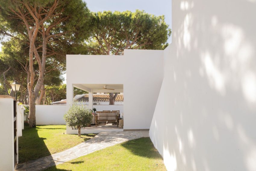 R5052280-Villa-For-Sale-Calahonda-Detached-4-Beds-180-Built-3