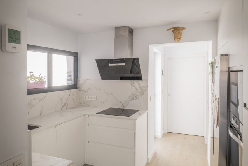 R5052280-Villa-For-Sale-Calahonda-Detached-4-Beds-180-Built-5