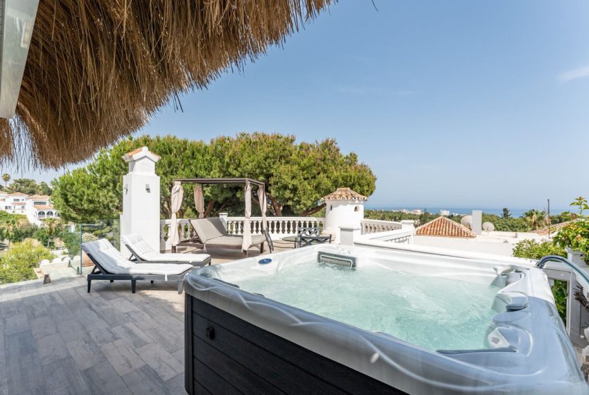 R5052349-Villa-For-Sale-Calahonda-Detached-4-Beds-232-Built-1