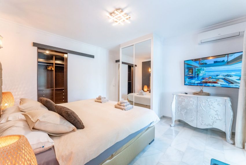 R5052349-Villa-For-Sale-Calahonda-Detached-4-Beds-232-Built-15