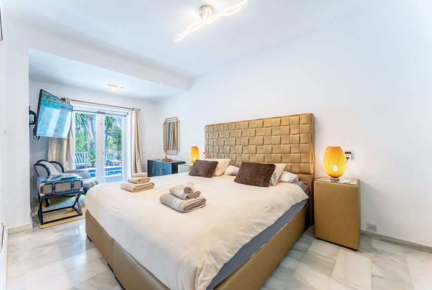R5052349-Villa-For-Sale-Calahonda-Detached-4-Beds-232-Built-9