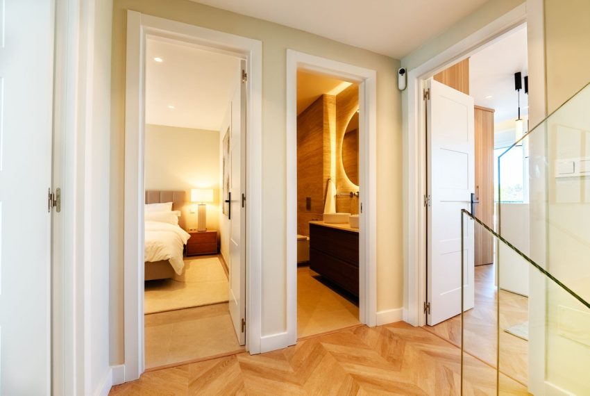 R5053147-Townhouse-For-Sale-The-Golden-Mile-Terraced-5-Beds-266-Built-11