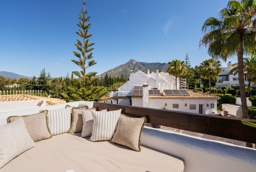 R5053147-Townhouse-For-Sale-The-Golden-Mile-Terraced-5-Beds-266-Built-12
