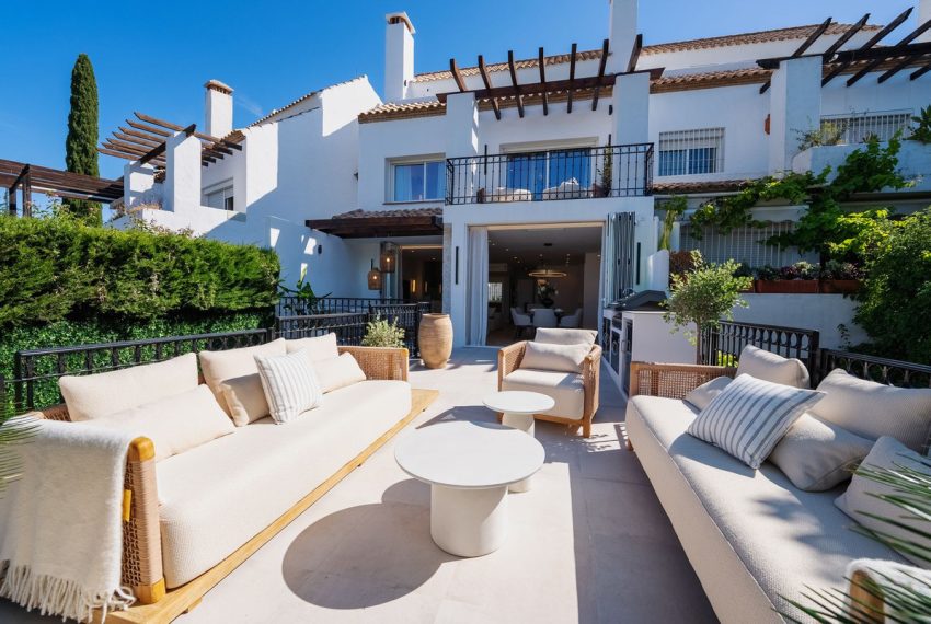 R5053147-Townhouse-For-Sale-The-Golden-Mile-Terraced-5-Beds-266-Built-3