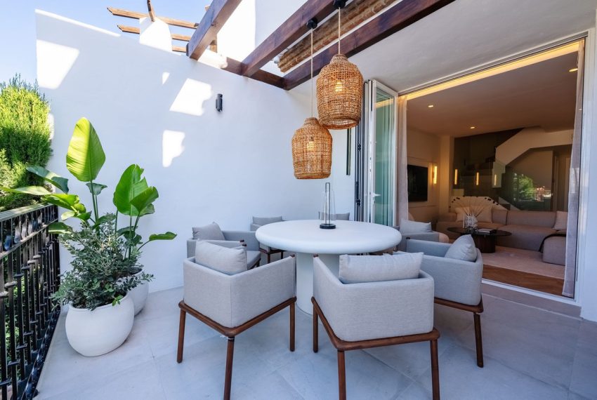 R5053147-Townhouse-For-Sale-The-Golden-Mile-Terraced-5-Beds-266-Built-6