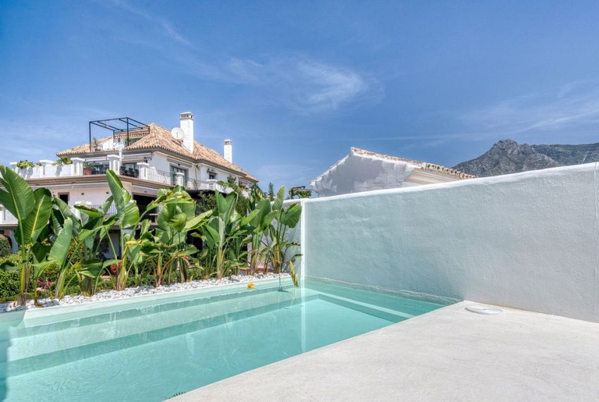 R5054800-Townhouse-For-Sale-The-Golden-Mile-Terraced-4-Beds-327-Built-2