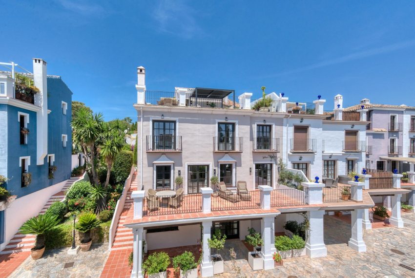 R5054800-Townhouse-For-Sale-The-Golden-Mile-Terraced-4-Beds-327-Built-3