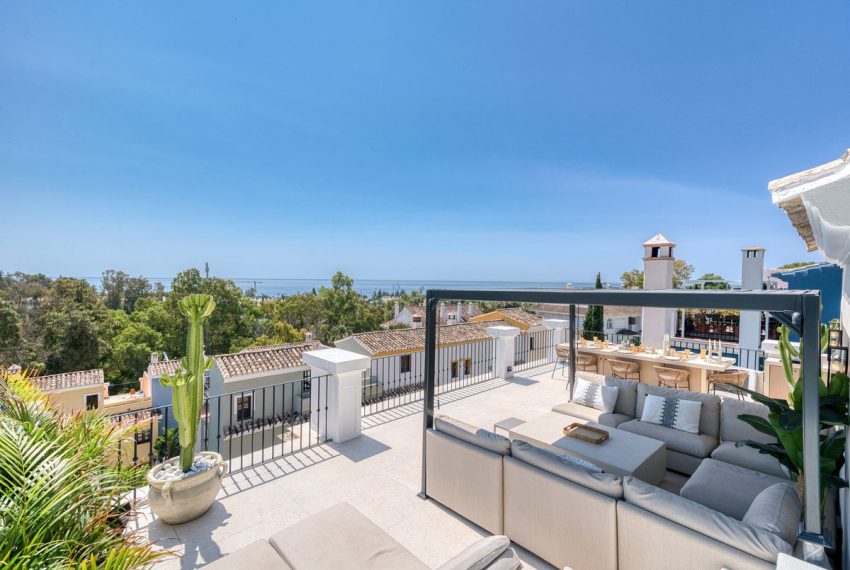 R5054800-Townhouse-For-Sale-The-Golden-Mile-Terraced-4-Beds-327-Built