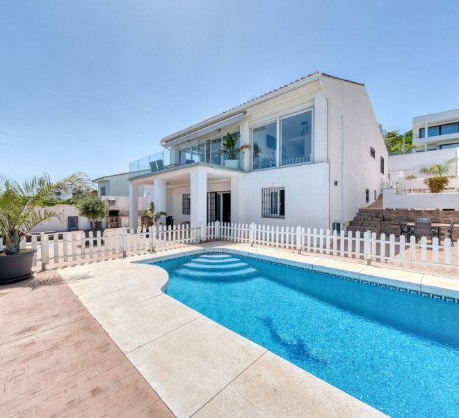 R5055628-Image 1-Detached - 5 Beds - 327 Built