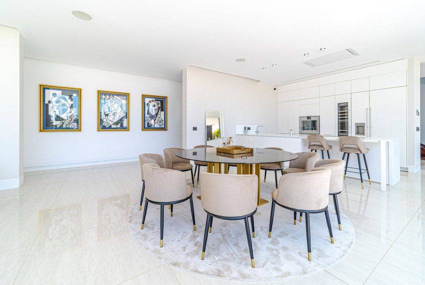 R5055901-Villa-For-Sale-Nueva-Andalucia-Detached-5-Beds-643-Built-18