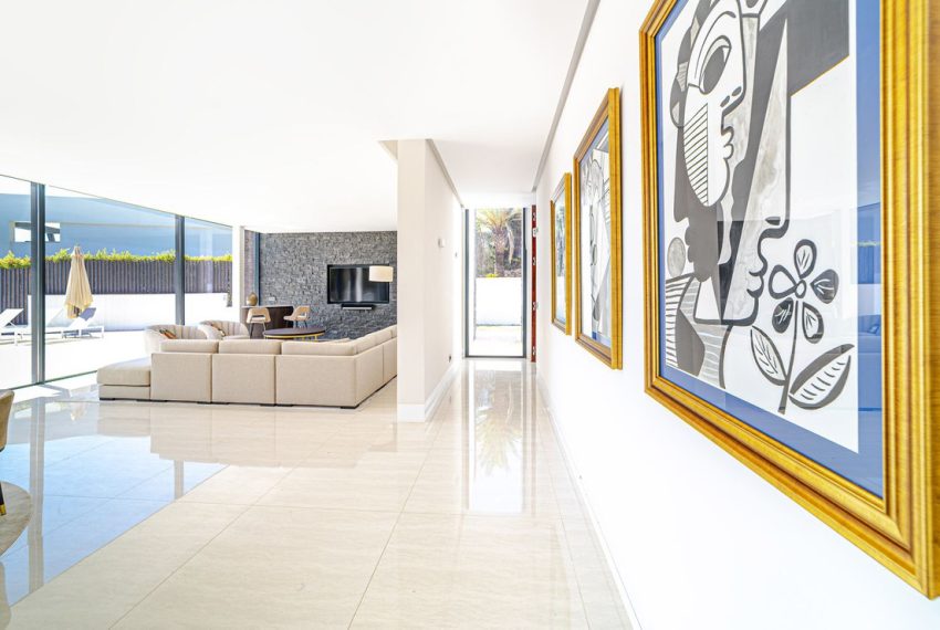 R5055901-Villa-For-Sale-Nueva-Andalucia-Detached-5-Beds-643-Built-19