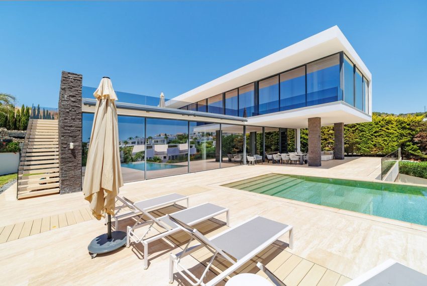 R5055901-Villa-For-Sale-Nueva-Andalucia-Detached-5-Beds-643-Built