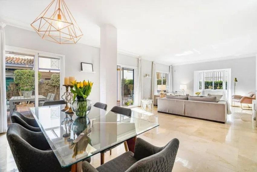 R5056231-Townhouse-For-Sale-San-Pedro-de-Alcantara-Terraced-5-Beds-147-Built-2