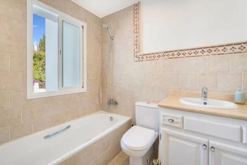 R5056429-Townhouse-For-Sale-San-Pedro-de-Alcantara-Semi-Detached-5-Beds-217-Built-12