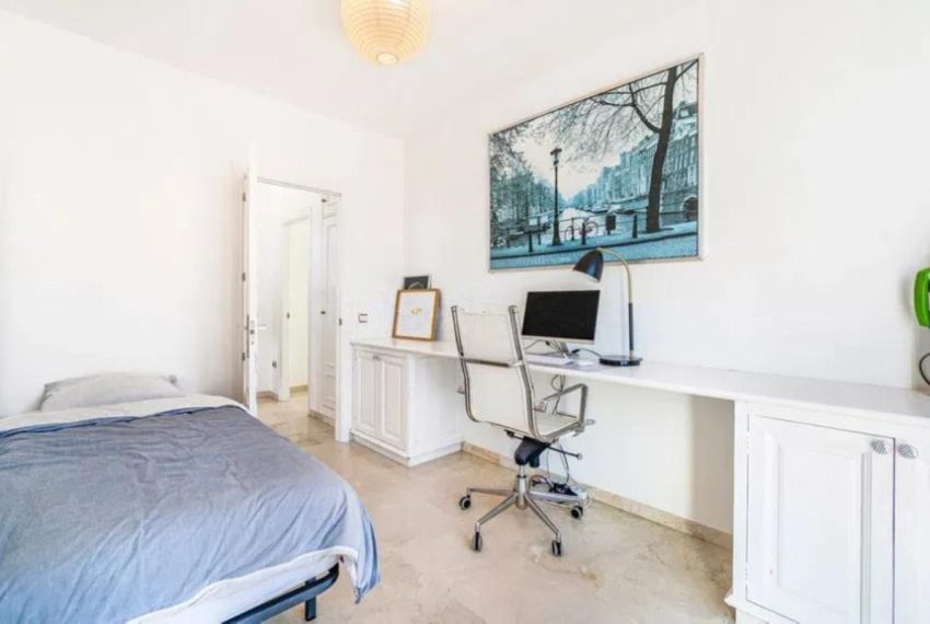 R5056429-Townhouse-For-Sale-San-Pedro-de-Alcantara-Semi-Detached-5-Beds-217-Built-16