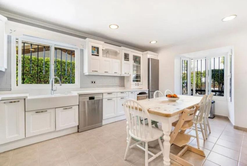 R5056429-Townhouse-For-Sale-San-Pedro-de-Alcantara-Semi-Detached-5-Beds-217-Built-2